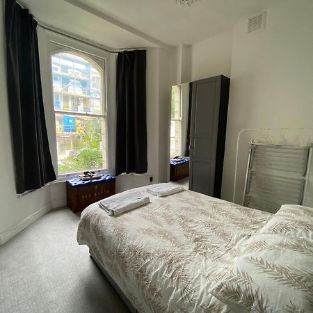 Bustling Western Apartment ロンドン エクステリア 写真